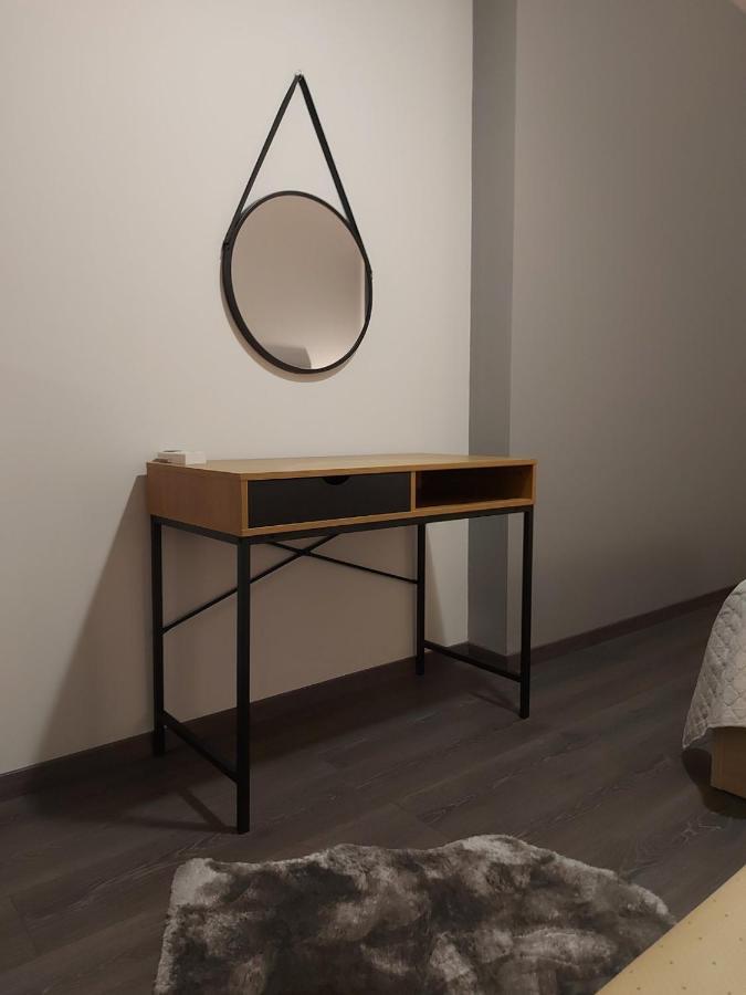 Square Apartment